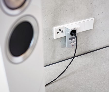 Enchufes y accesorios eléctricos